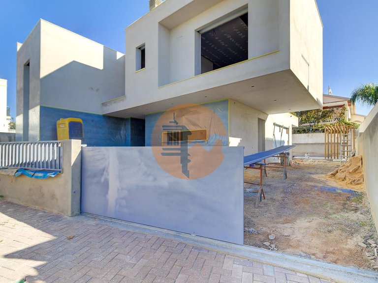 Villa for Sale in União Das Freguesias De Tavira (santa Maria E Santiago), Tavira, Portugal 8