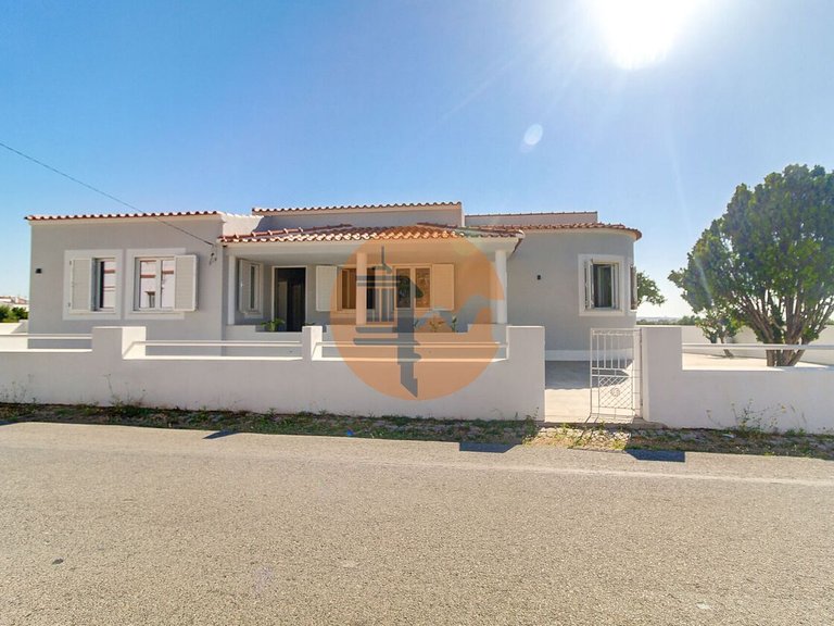 Villa for Sale in Vila Nova De Cacela, Vila Real De Santo António, Portugal 4