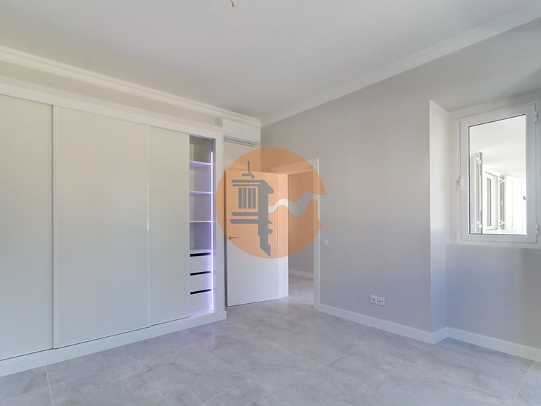 Villa for Sale in Vila Nova De Cacela, Vila Real De Santo António, Portugal 9