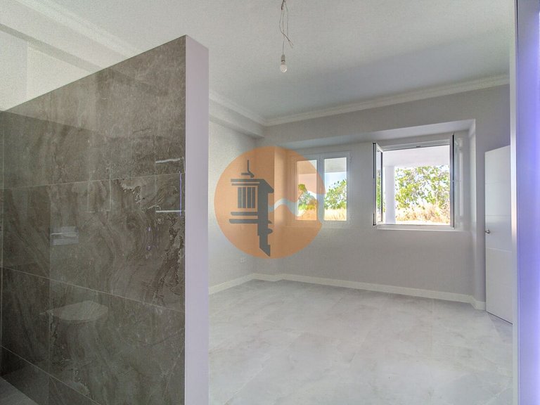 Villa for Sale in Vila Nova De Cacela, Vila Real De Santo António, Portugal 11