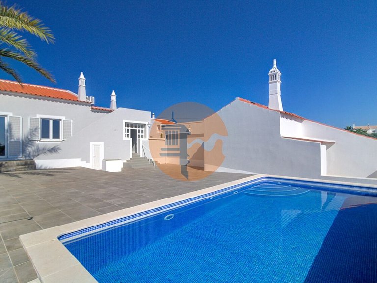 Villa for Sale in Vila Nova De Cacela, Vila Real De Santo António, Portugal 1
