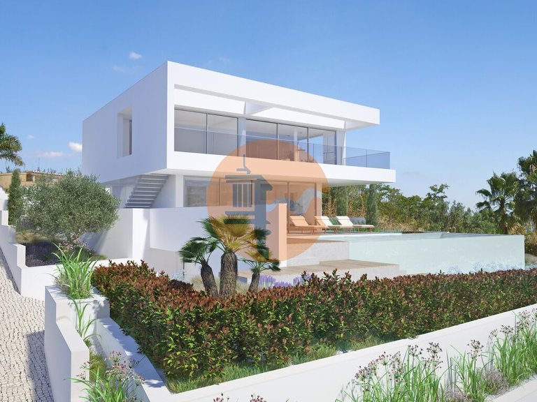 Villa for Sale in Luz, Lagos, Portugal 2