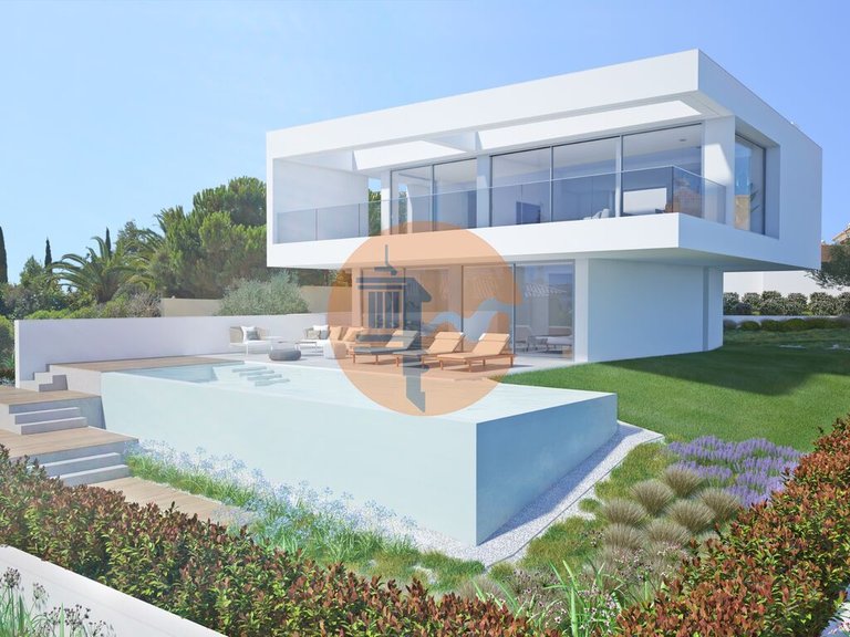 Villa for Sale in Luz, Lagos, Portugal 3