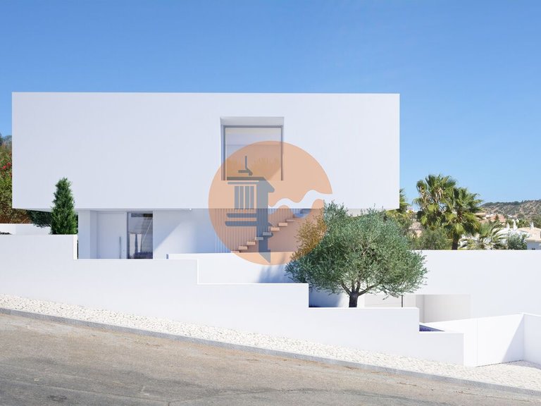 Villa for Sale in Luz, Lagos, Portugal 4