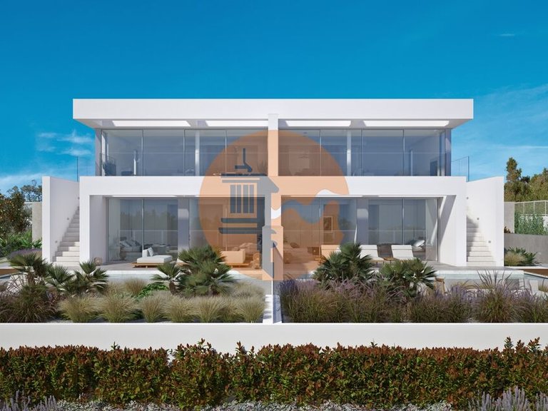 Villa for Sale in Luz, Lagos, Portugal 1