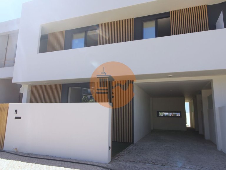 Villa for Sale in União Das Freguesias De Tavira (santa Maria E Santiago), Tavira, Portugal 1