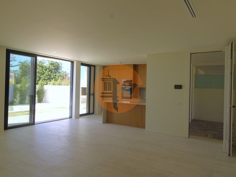 Villa for Sale in União Das Freguesias De Tavira (santa Maria E Santiago), Tavira, Portugal 8