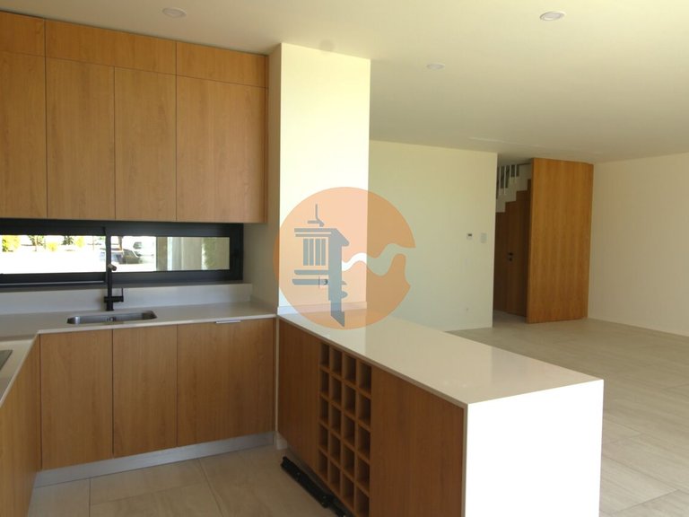 Villa for Sale in União Das Freguesias De Tavira (santa Maria E Santiago), Tavira, Portugal 3