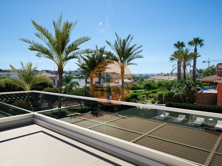 Villa for Sale in São Gonçalo De Lagos, Lagos, Portugal 2