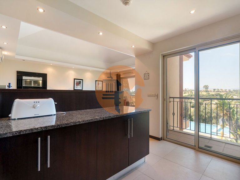 Apartment for Sale in União Das Freguesias De Estômbar E Parchal, Lagoa (algarve), Portugal 8