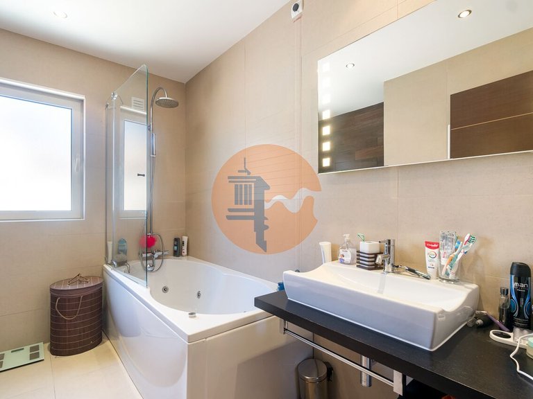 Apartment for Sale in União Das Freguesias De Estômbar E Parchal, Lagoa (algarve), Portugal 13