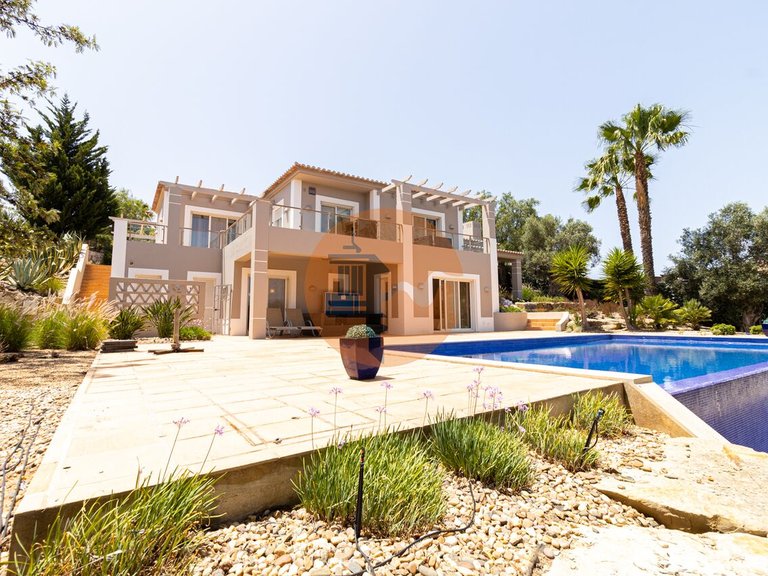 Villa for Sale in União Das Freguesias De Estômbar E Parchal, Lagoa (algarve), Portugal 2