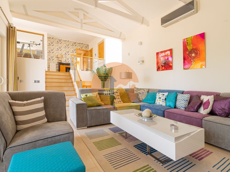 Villa for Sale in União Das Freguesias De Estômbar E Parchal, Lagoa (algarve), Portugal 3