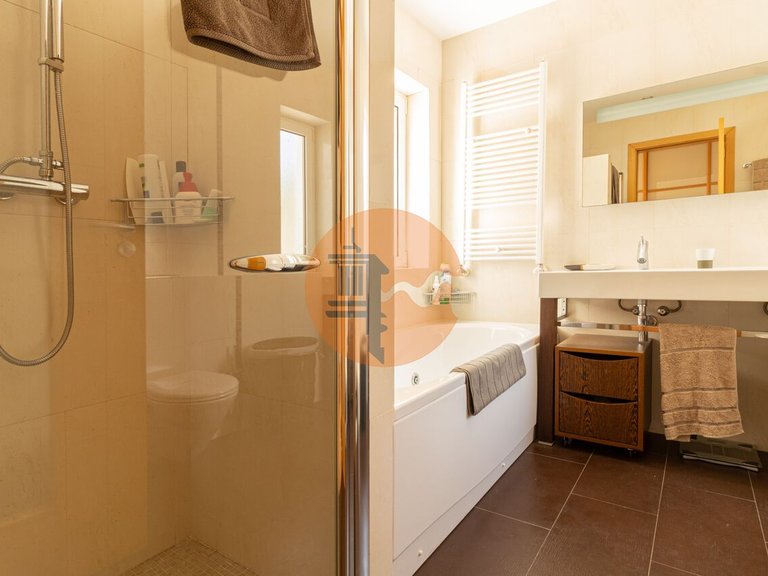 Villa for Sale in União Das Freguesias De Estômbar E Parchal, Lagoa (algarve), Portugal 14