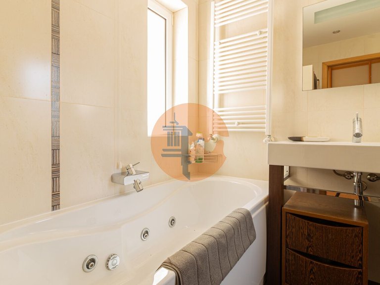 Villa for Sale in União Das Freguesias De Estômbar E Parchal, Lagoa (algarve), Portugal 15