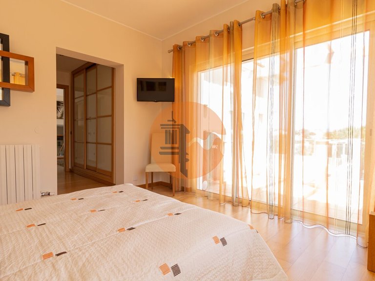 Villa for Sale in União Das Freguesias De Estômbar E Parchal, Lagoa (algarve), Portugal 19
