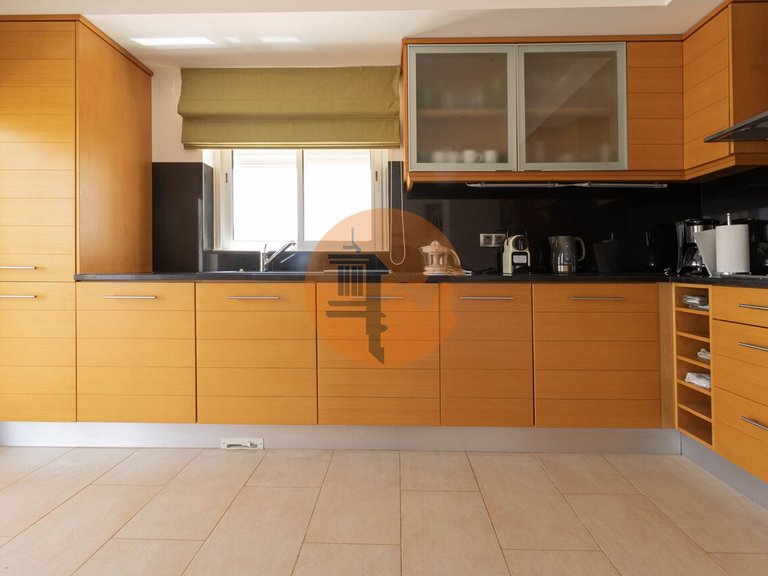 Villa for Sale in União Das Freguesias De Estômbar E Parchal, Lagoa (algarve), Portugal 21