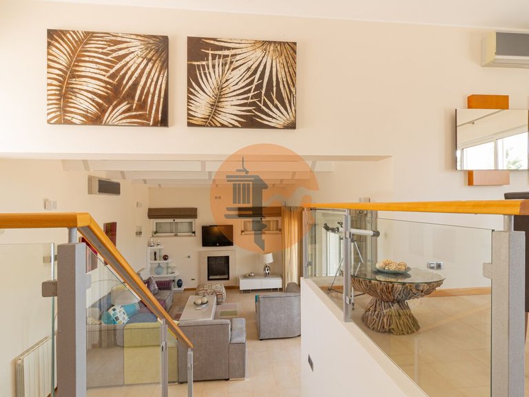 Villa for Sale in União Das Freguesias De Estômbar E Parchal, Lagoa (algarve), Portugal 25
