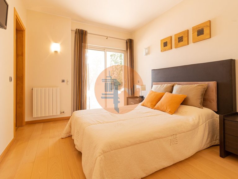 Villa for Sale in União Das Freguesias De Estômbar E Parchal, Lagoa (algarve), Portugal 30