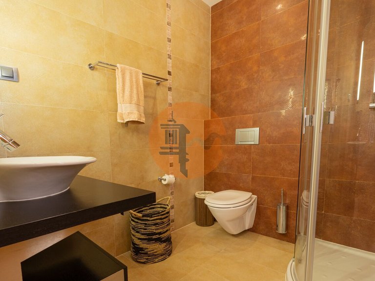 Villa for Sale in União Das Freguesias De Estômbar E Parchal, Lagoa (algarve), Portugal 32