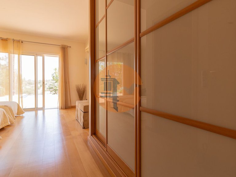 Villa for Sale in União Das Freguesias De Estômbar E Parchal, Lagoa (algarve), Portugal 33