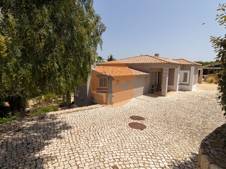 Villa for Sale in União Das Freguesias De Estômbar E Parchal, Lagoa (algarve), Portugal 46