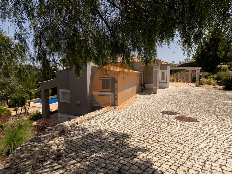 Villa for Sale in União Das Freguesias De Estômbar E Parchal, Lagoa (algarve), Portugal 48