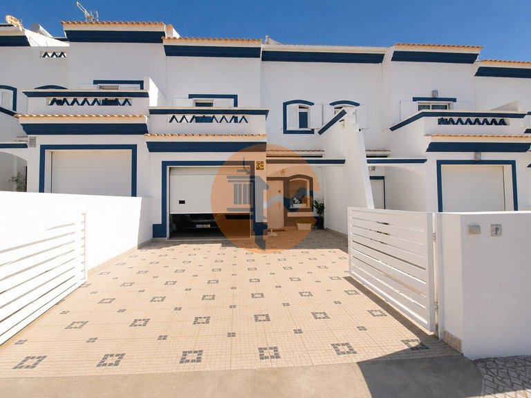 Villa for Sale in Vila Nova De Cacela, Vila Real De Santo António, Portugal 1