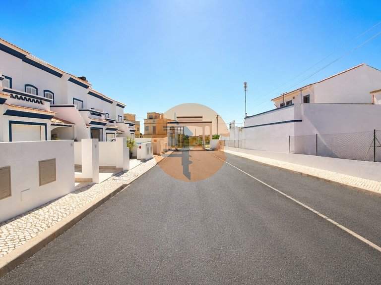 Villa for Sale in Vila Nova De Cacela, Vila Real De Santo António, Portugal 4