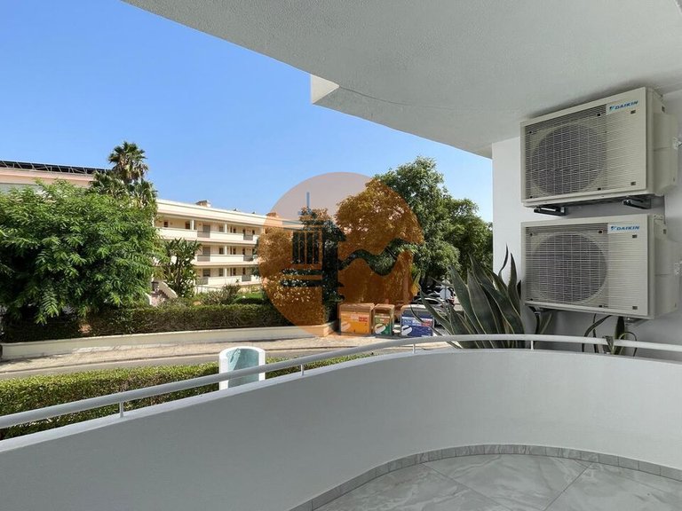 Apartment for Sale in Quarteira, Loulé, Portugal 20