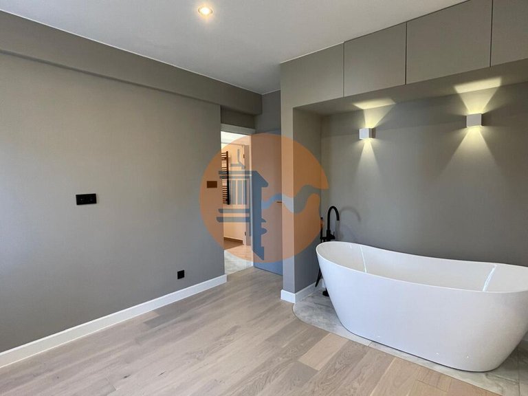 Apartment for Sale in Quarteira, Loulé, Portugal 26