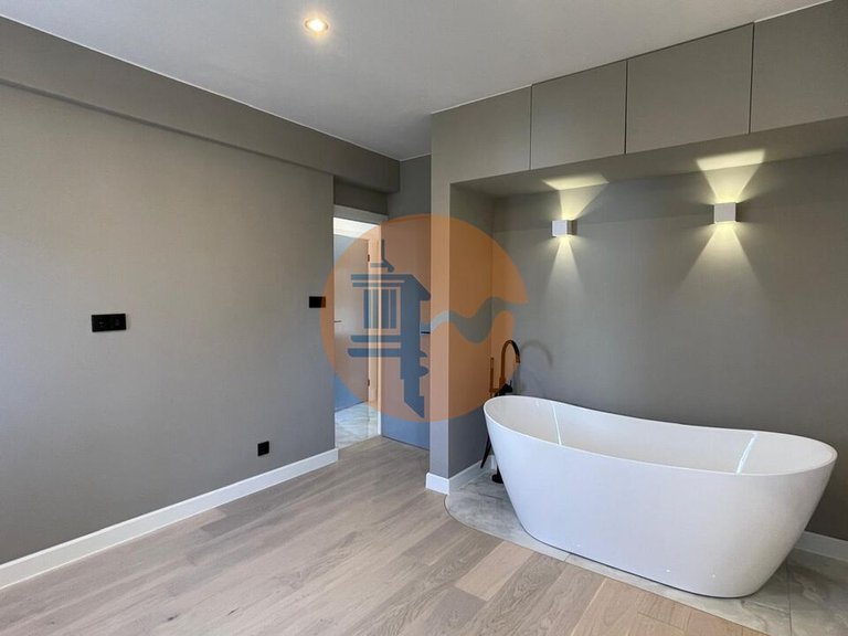Apartment for Sale in Quarteira, Loulé, Portugal 24