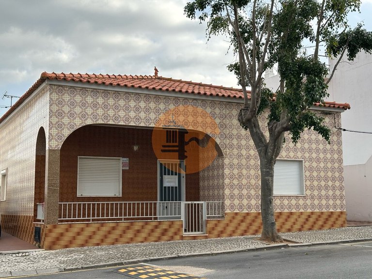 Villa for Sale in Moncarapacho, Olhão, Portugal 3