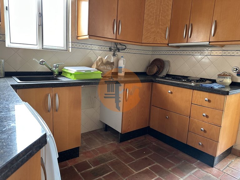 Villa for Sale in Moncarapacho, Olhão, Portugal 6