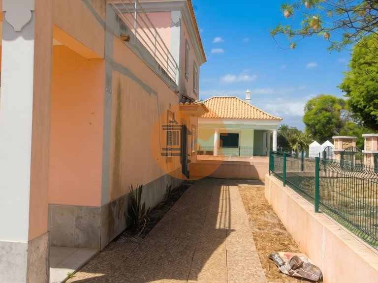 Villa for Sale in União Das Freguesias De Tavira (santa Maria E Santiago), Tavira, Portugal 12