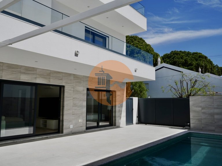 Villa for Sale in Vila Nova De Cacela, Vila Real De Santo António, Portugal 1