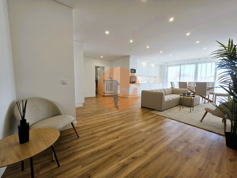 Apartment for Sale in Quelfes, Olhão, Portugal 8