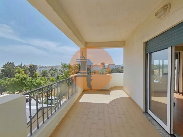Apartment for Sale in Quelfes, Olhão, Portugal 4