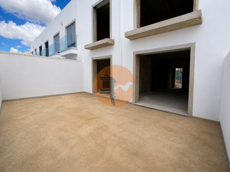 Villa for Sale in Moncarapacho, Olhão, Portugal 2