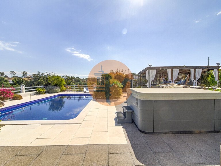 Villa for Sale in Vila Nova De Cacela, Vila Real De Santo António, Portugal 1