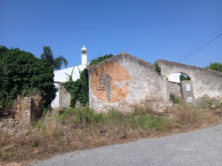 Villa for Sale in Moncarapacho, Olhão, Portugal 6