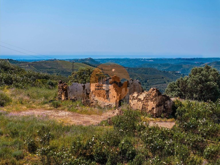 Plot for Sale in União Das Freguesias De Tavira (santa Maria E Santiago), Tavira, Portugal 1