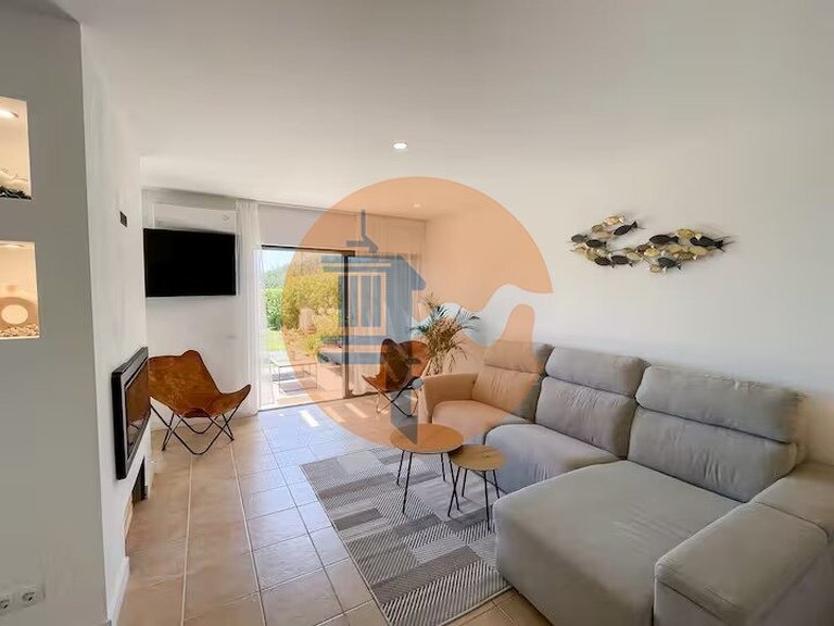 Villa for Sale in Albufeira E Olhos De Água, Albufeira, Portugal 2