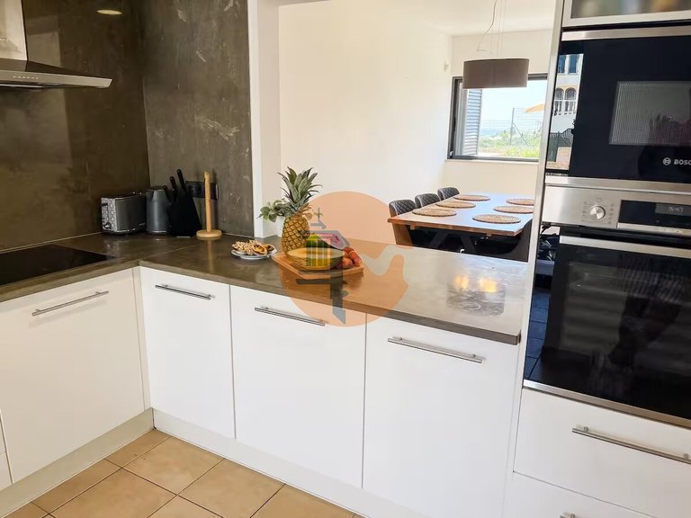 Villa for Sale in Albufeira E Olhos De Água, Albufeira, Portugal 5