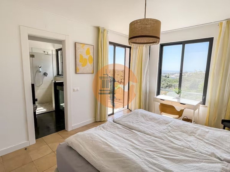 Villa for Sale in Albufeira E Olhos De Água, Albufeira, Portugal 13