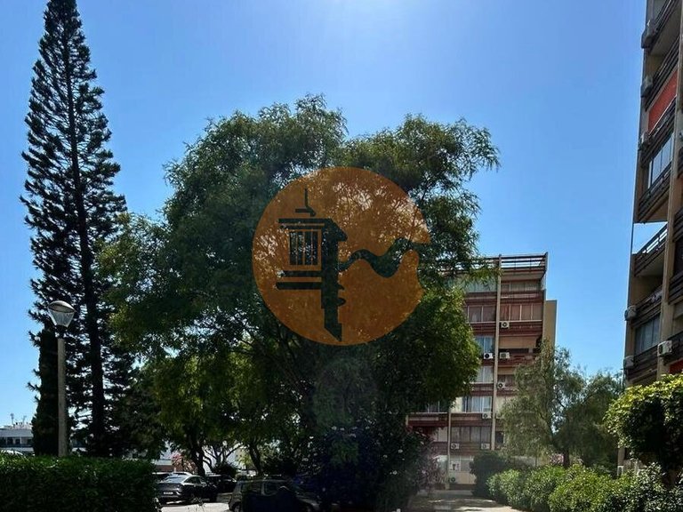 Apartment for Sale in Quarteira, Loulé, Portugal 26