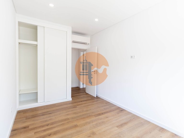 Apartment for Sale in Moncarapacho, Olhão, Portugal 5