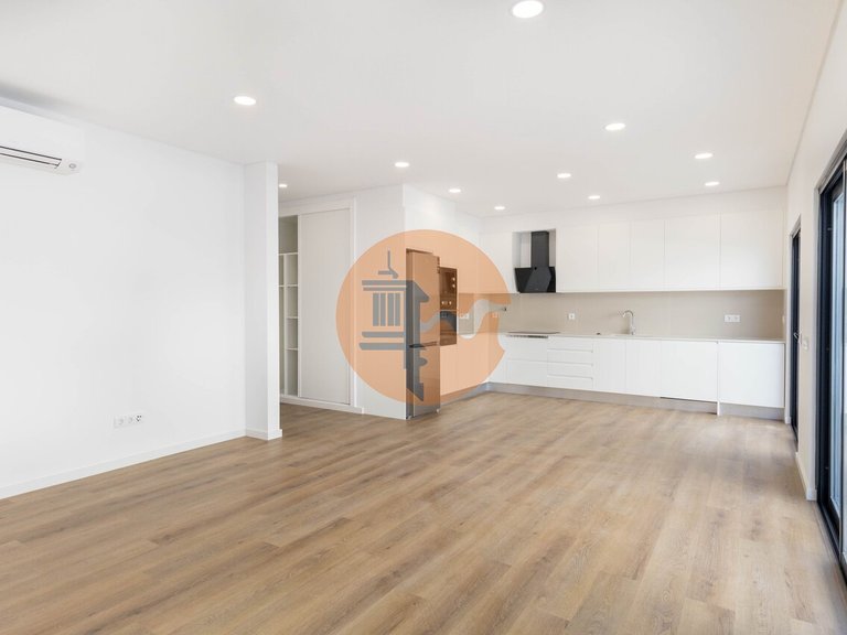 Apartment for Sale in Moncarapacho, Olhão, Portugal 10