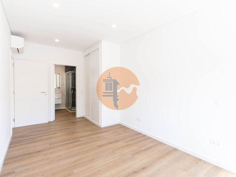 Apartment for Sale in Moncarapacho, Olhão, Portugal 23