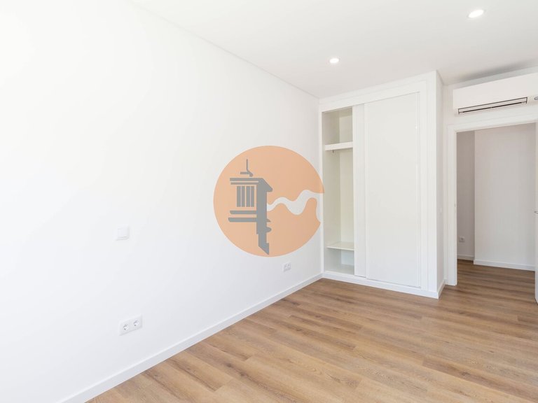 Apartment for Sale in Moncarapacho, Olhão, Portugal 11